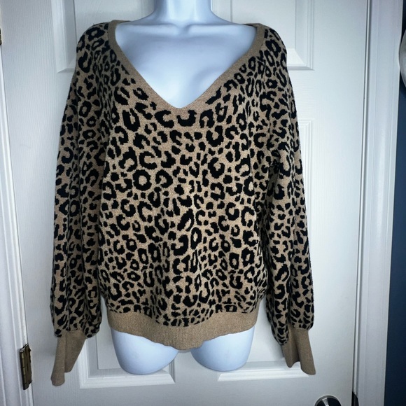 Abercrombie & Fitch Womens Medium Brown Animal Print Knit Sweater Top A&F M Soft - Picture 9 of 13